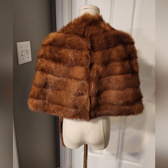 Luxurious Vintage Mink Stole - Picture 10 of 11